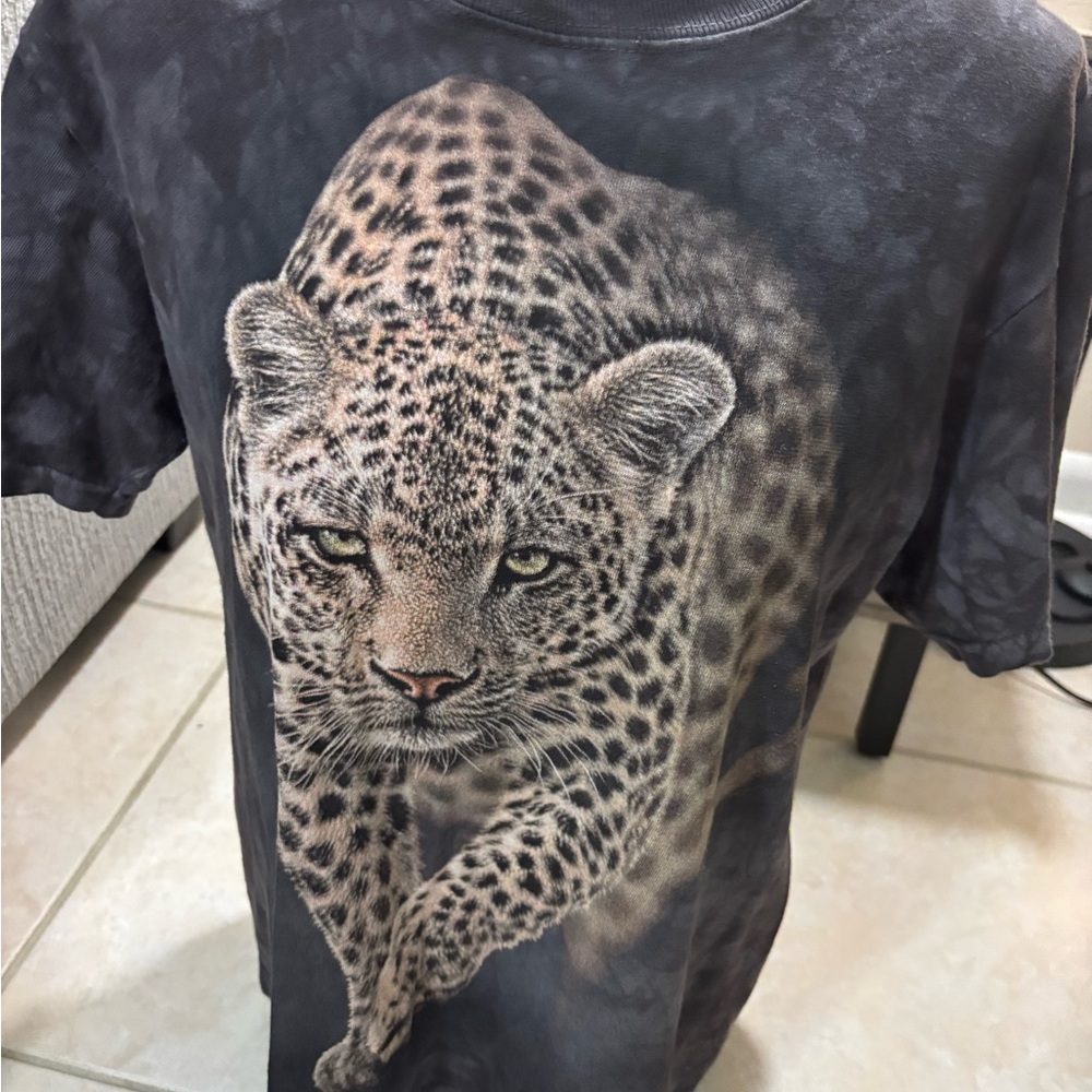 Leopard Graphic T-Shirt